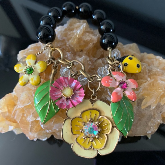 🌺Vintage Betsy Johnson adorable ladybug &🌺flower🌼 stretch bracelet🌴 - Picture 7 of 8